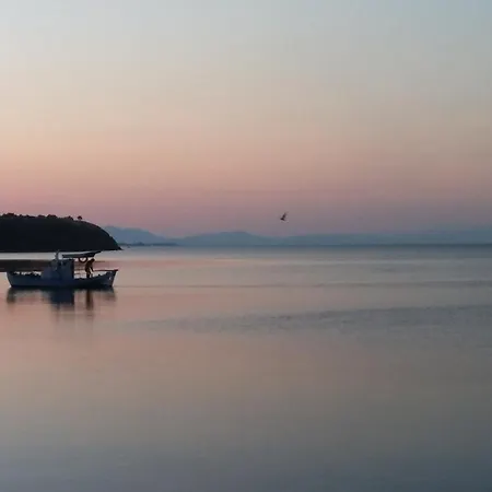 Hotel Mpiritis Mare *